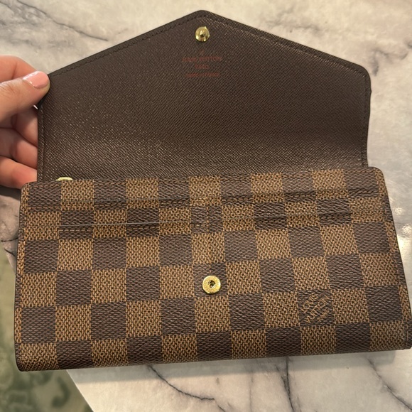 AUTHENTIC LV WALLET - Picture 2 of 12